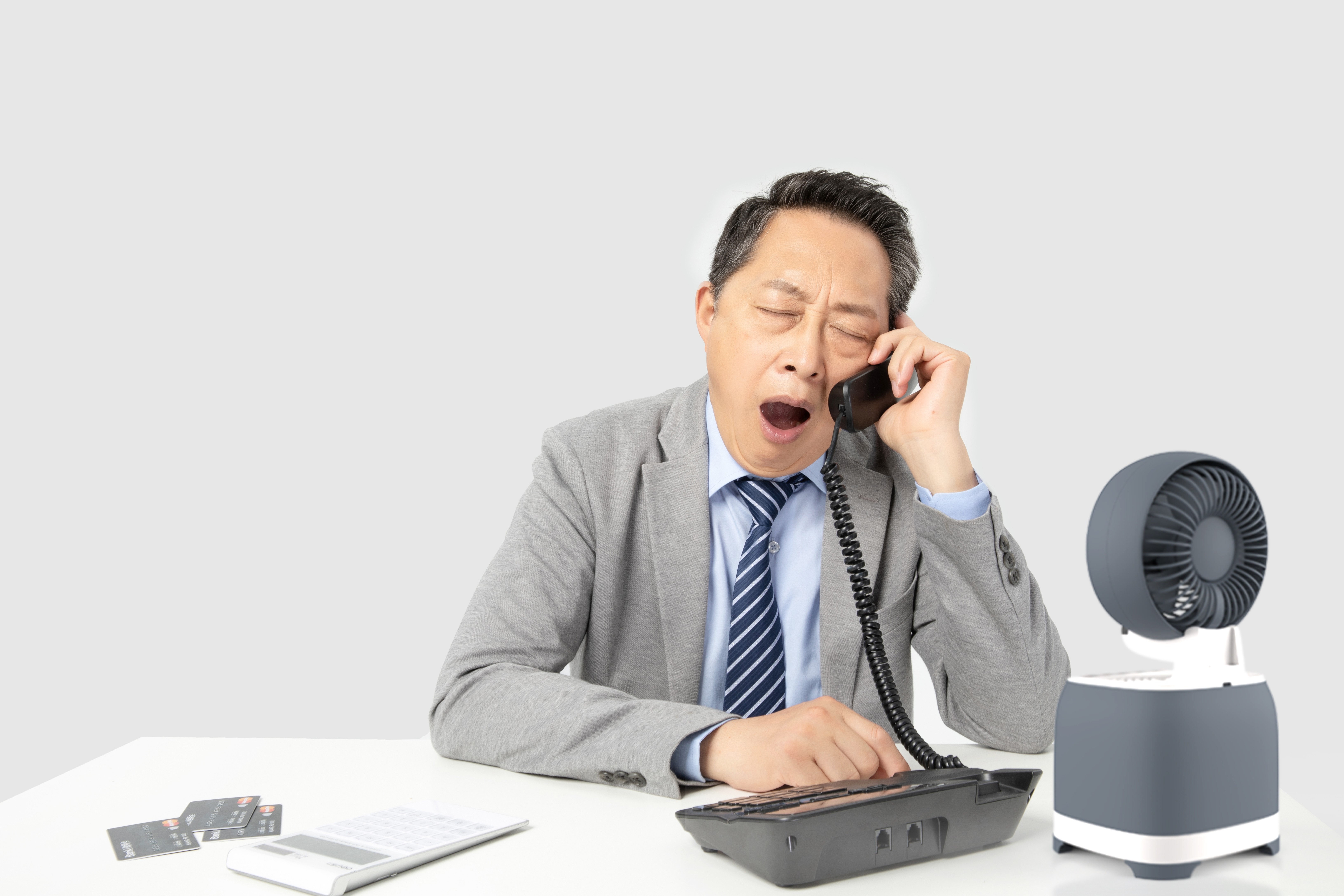摄图网_500934997_疲惫的老年人（企业商用） 拷贝.jpg